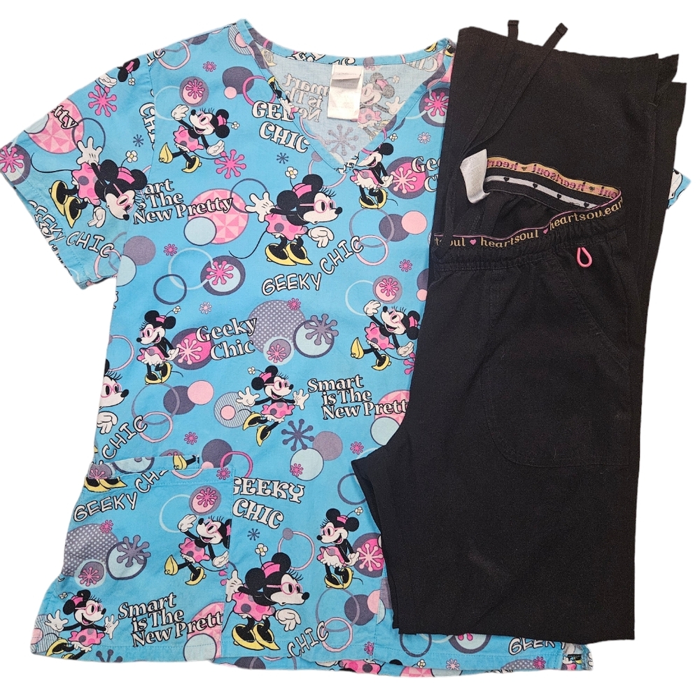 Disney's Minney mouse scrub set